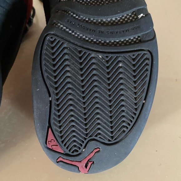 Jordan’s Boys size 6.5 Retro 12 - Picture 8 of 11